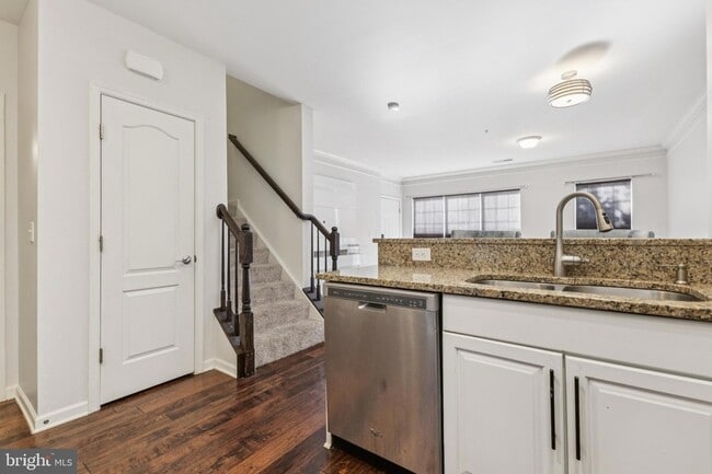 Building Photo - 15262 Torbay Way