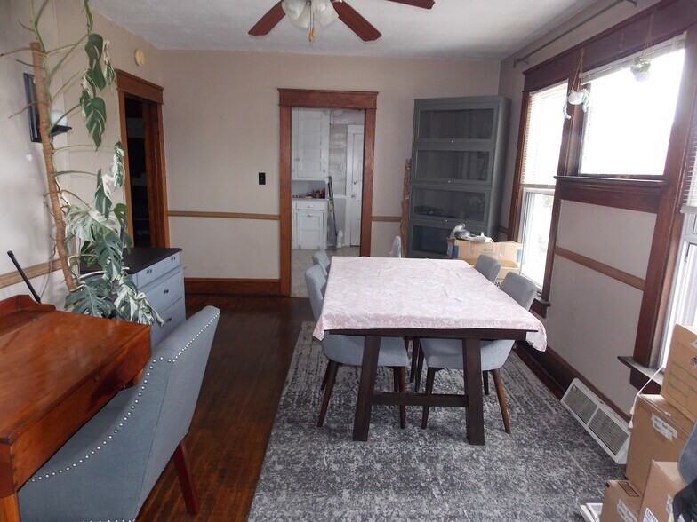 Building Photo - 3611 Maple St