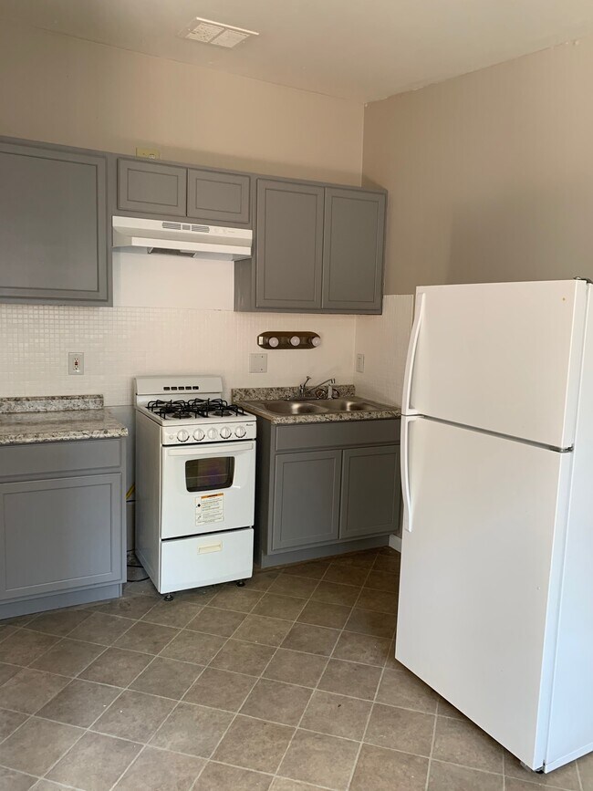 Primary Photo - 3613 Marine Ave