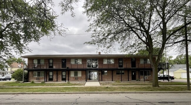 Building Photo - 2444 2nd St