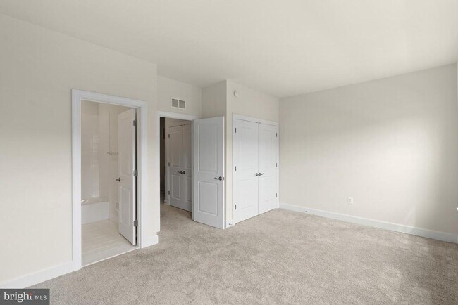 Building Photo - 10720 Shadewell Spg Wy