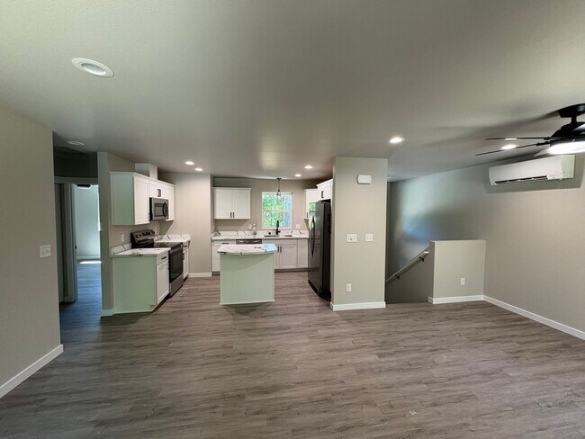 Building Photo - Beautiful New Construction Home with Priva...