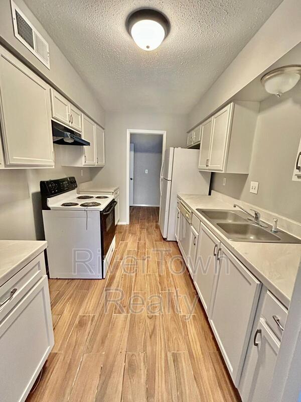 Building Photo - 3353 Fairbanks St