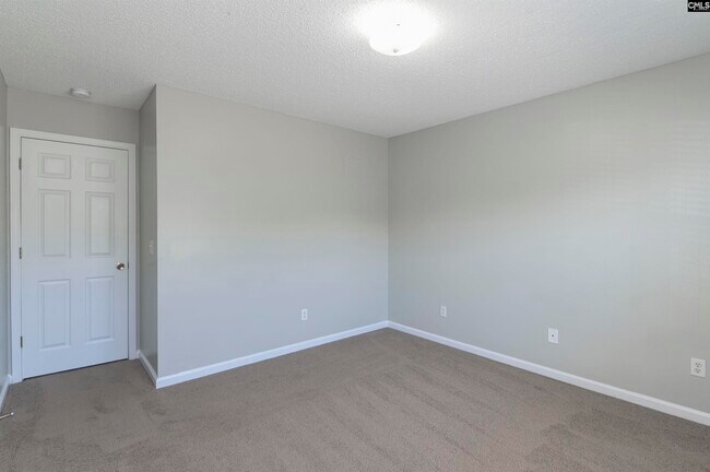 Building Photo - 141 Wigmore Ln