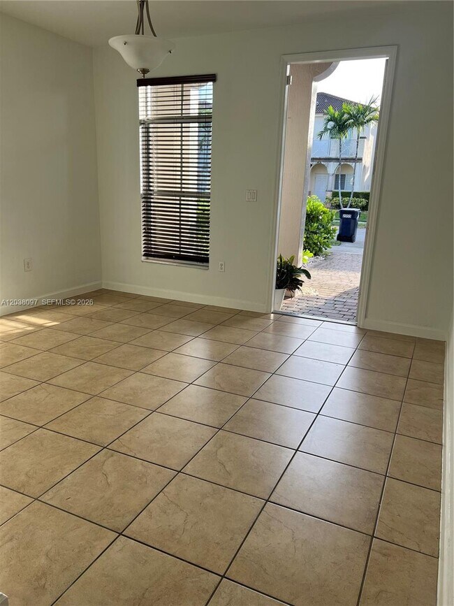 Building Photo - 2555 SW 147 Path