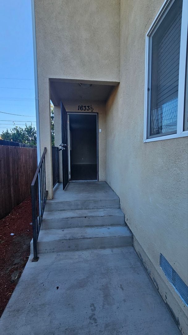 Building Photo - 85(1631)