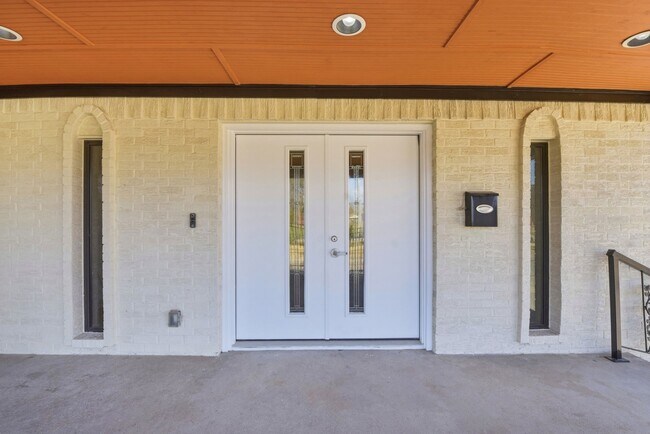 Building Photo - 3911 Fulton St