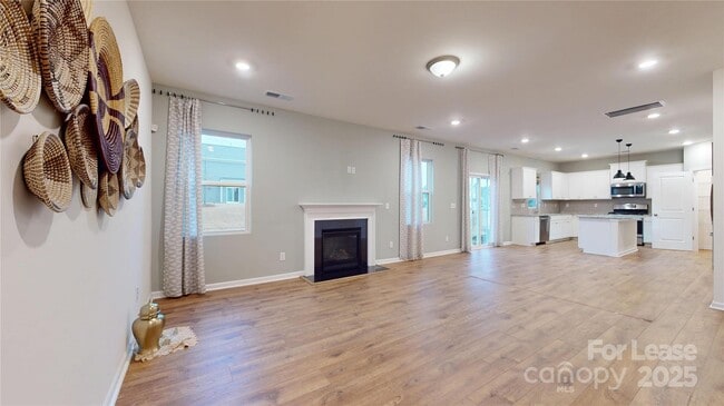 Building Photo - 2888 Yeager Dr NW