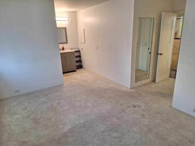 Building Photo - 98-360-360 Koauka Loop