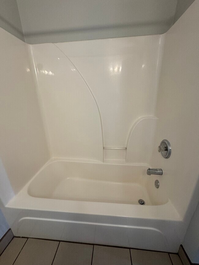 Building Photo - Woodfield