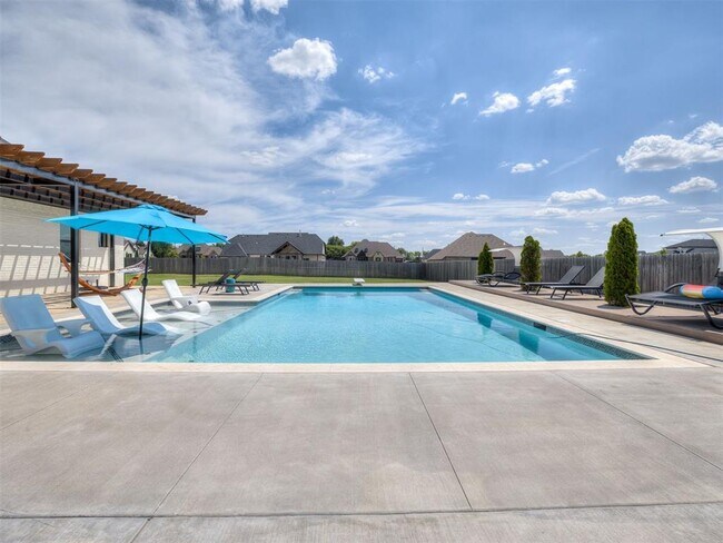 Building Photo - 4001 Timber Valley Dr