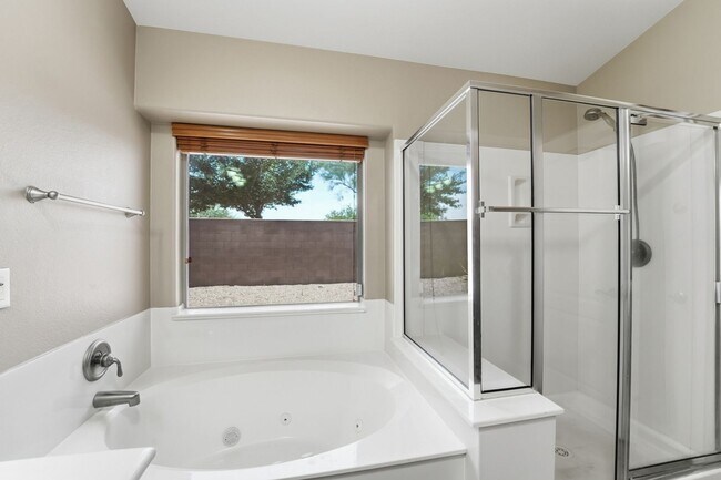 Building Photo - Maricopa Gem! 2,130 SF, Large Kitchen, AZ Room + Golf Course Living