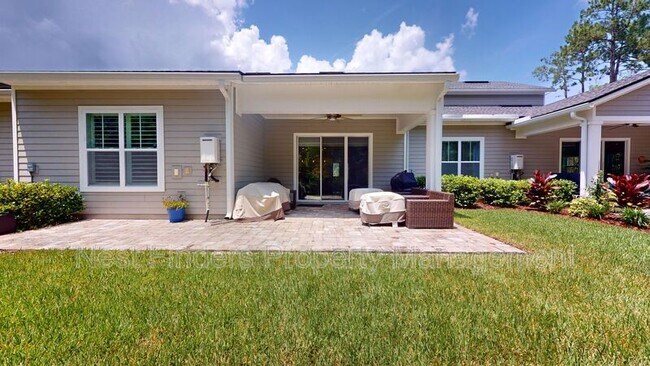 Building Photo - 33 Ficus Ln