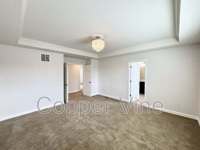 Building Photo - 3266 Yale Dr