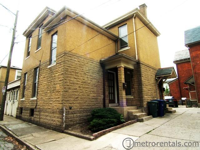 Building Photo - 111 E Blenkner St