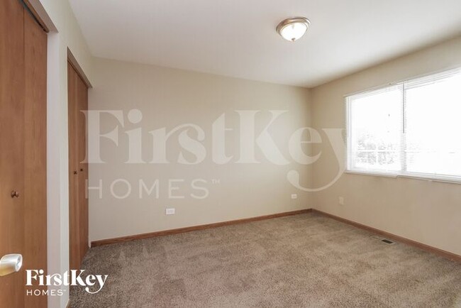 Building Photo - 478 Foxborough Trail
