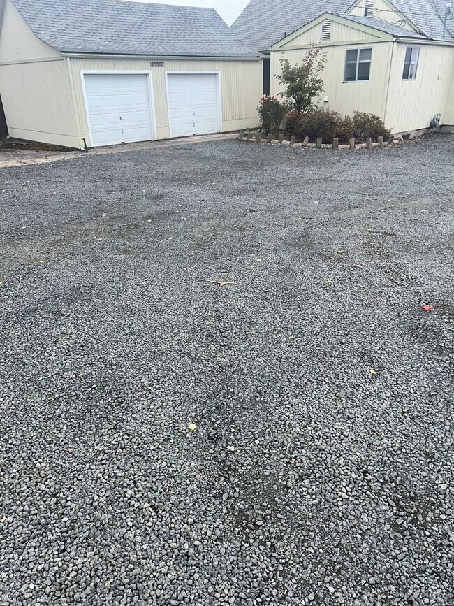 Building Photo - 29133 Milliron Rd