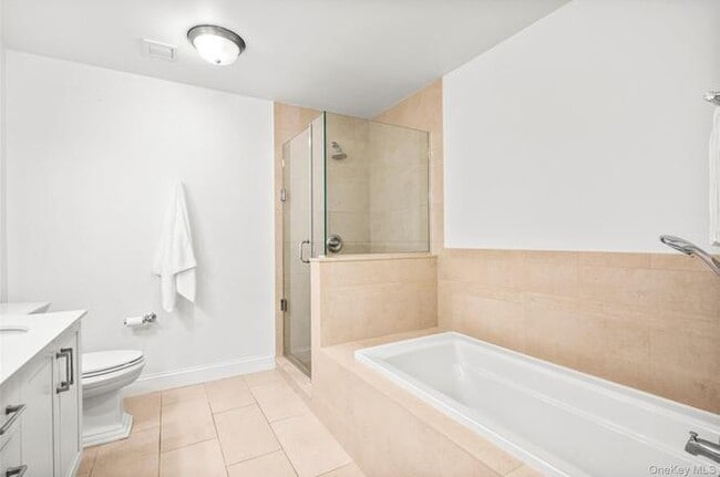 Building Photo - Byron