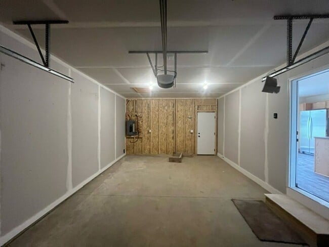 Building Photo - 519