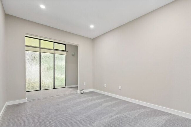 Building Photo - Enormous Waterfront Alki Condo w/ Stunning Views and Rare 2-Car Secure Parking