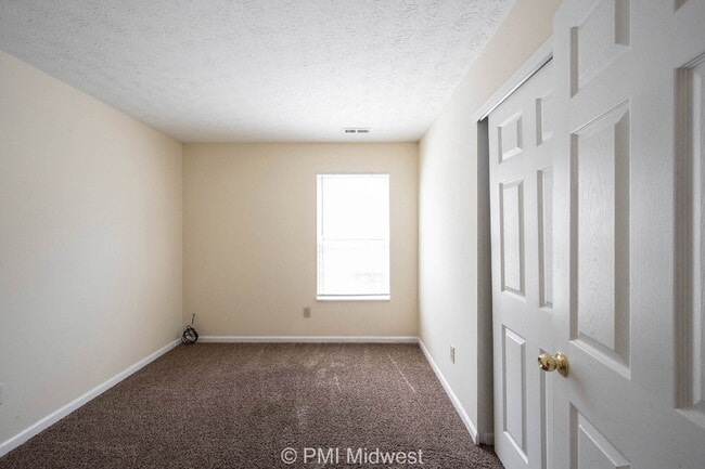 Building Photo - "Charming 3-Bed, 2-Bath Home in Indianapolis – Cozy 1196 Sq Ft Haven Awaits!"