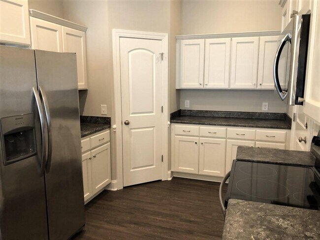 Building Photo - 2307 Sweet Bay Dr