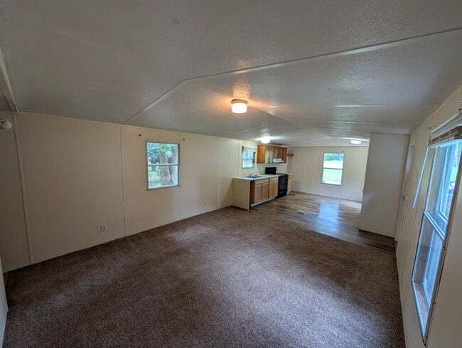 Building Photo - 85 Ransdell Ln