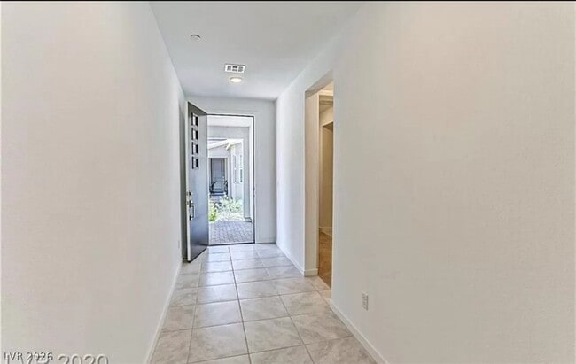 Building Photo - 817 Piermont court