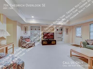 Building Photo - 704 Cheswich Overlook SE