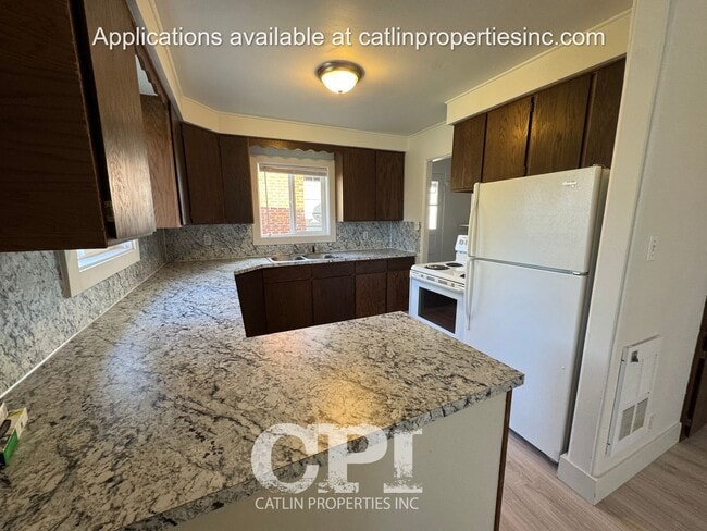 Building Photo - 1106 16th Ave