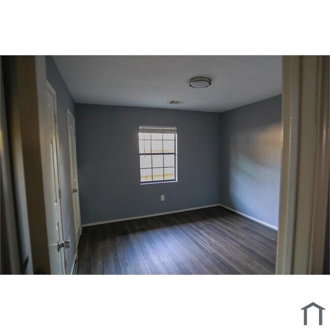 Building Photo - 3232 Berry St