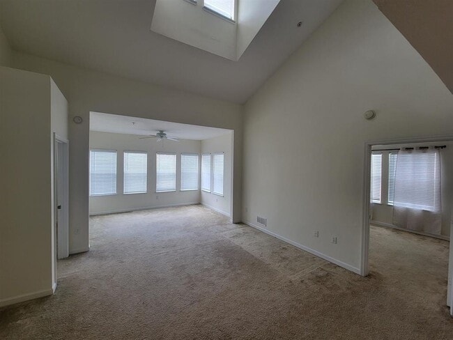 Building Photo - 2801 Chancellorsville Dr