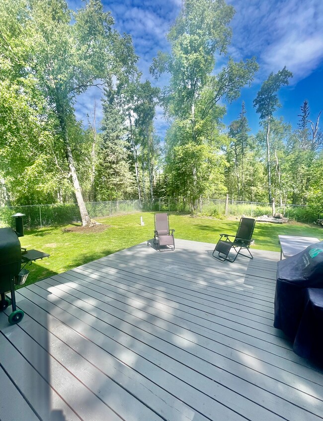 Building Photo - Fantastic 4 bedroom single family home wit...