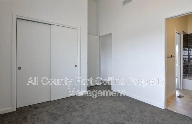 Building Photo - 225 Green Leaf Street