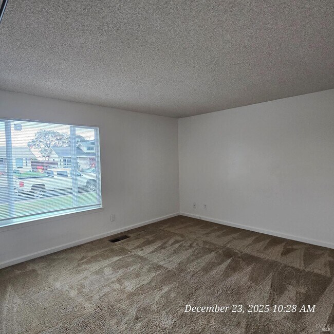 Building Photo - 4875 Silverado Dr