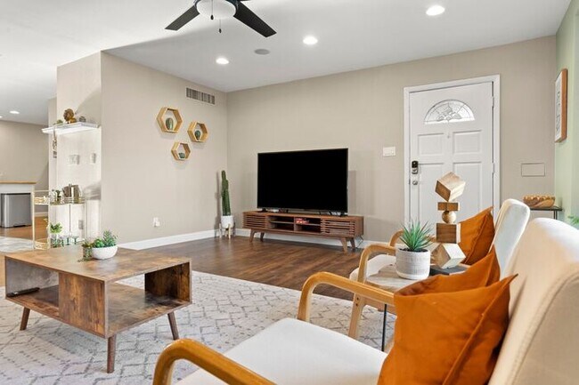 Building Photo - UN-FURNISHED!! 3 Bedroom/ 2Bath in Heart of Scottsdale!!