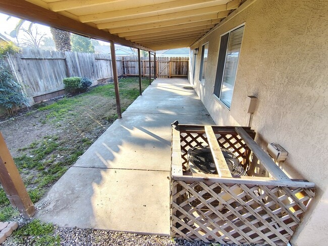 Building Photo - 2218 Heritage Manor Dr