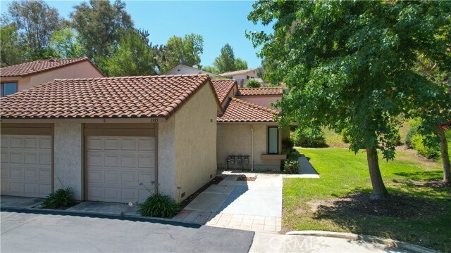Building Photo - 1315 Albariza Pl