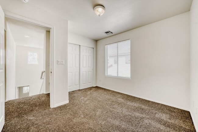 Building Photo - 2 Story 4 Bedroom Home In Henderson
