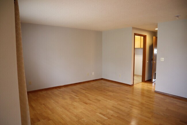 Building Photo - 1508 SE Solomon Loop