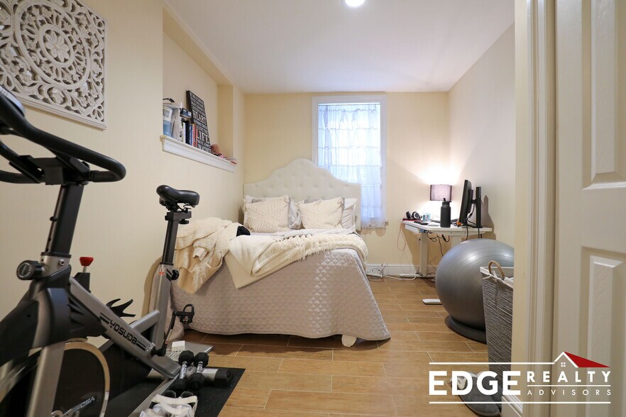 Building Photo - 1526 Commonwealth Ave