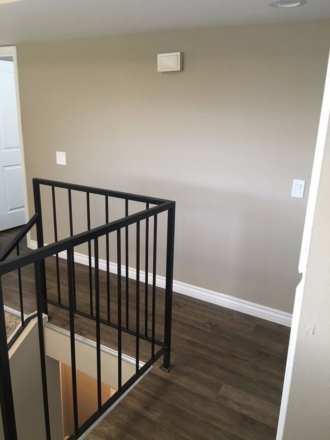 Building Photo - 859-861 Mola Vista Way