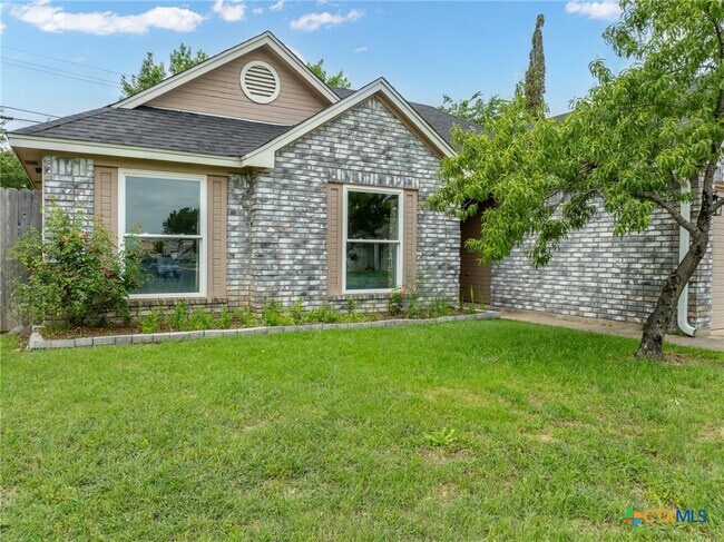 Building Photo - 2804 Bluejay Dr