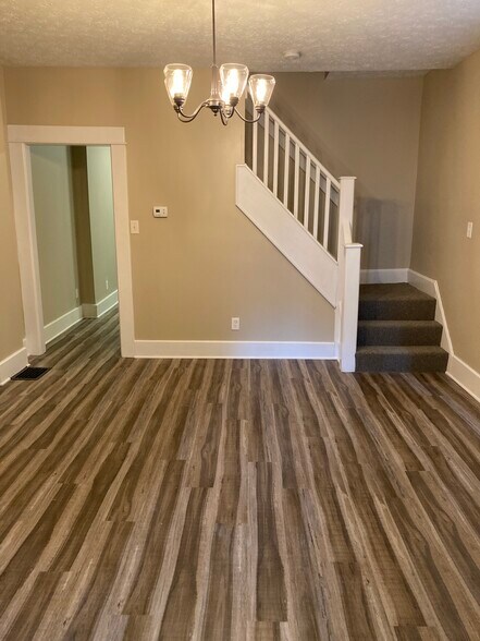 High end laminate flooring - 1417 N Hamilton Ave