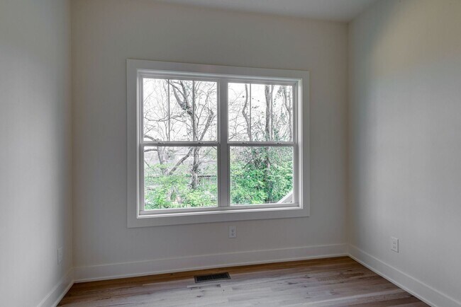 Building Photo - Bright + Modern 4BR in Walkable Inglewood — Available Dec 1