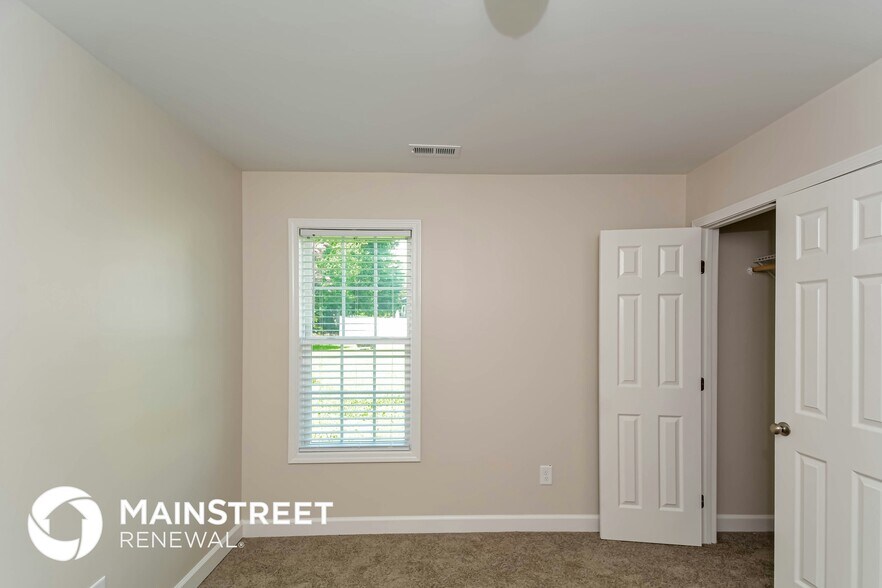 Building Photo - 411 Feldspar Way