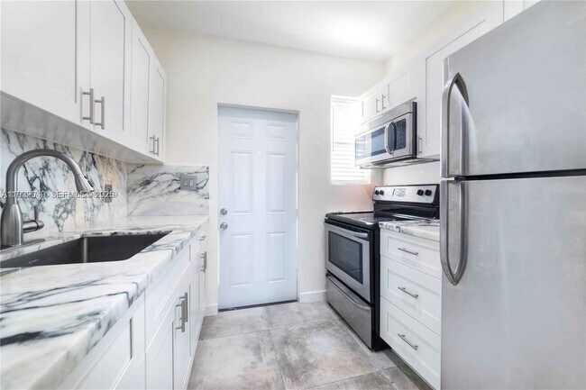 Building Photo - 7975 Crespi Blvd