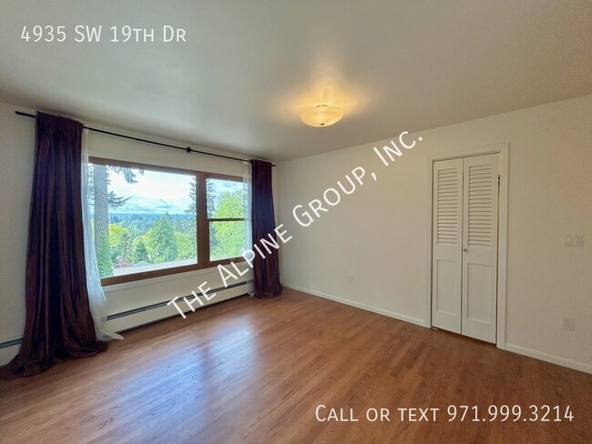 Building Photo - 4935 SW 19th Dr