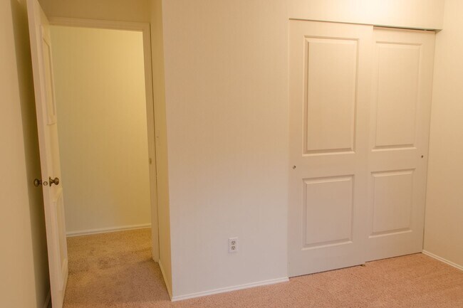 Building Photo - 3bd/2.5ba Issaquah Home