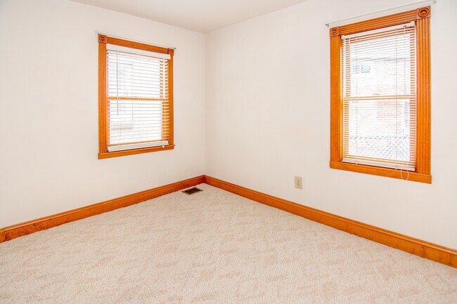 Second Bedroom - 905 Fell St